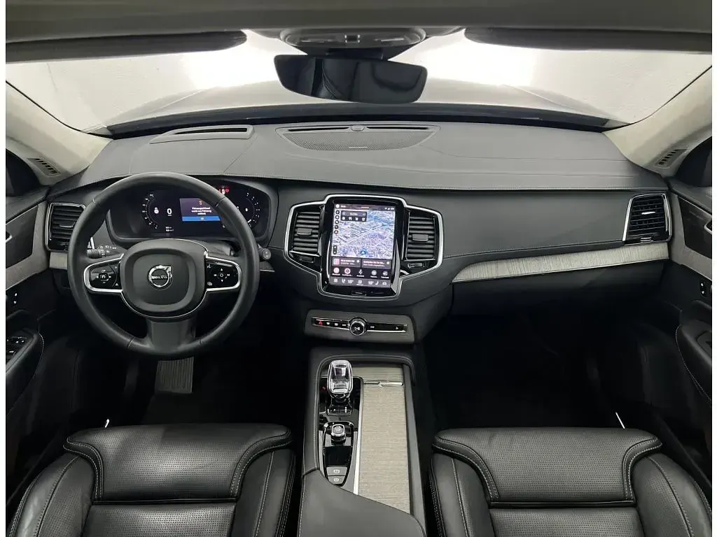 Gebraucht Volvo XC90 Ultimate 235 PS (172 kW) 2023 Onyx black (metallic) SUV