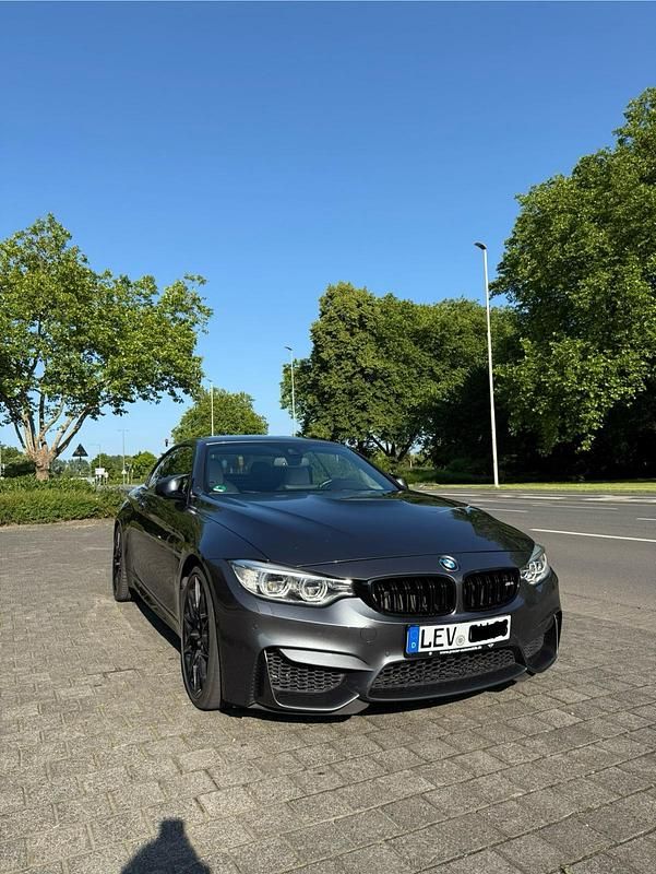 Grau Gebraucht 2015 BMW M4 Cabriolet M Performance Cabrio | 44.500 € (Fairer Preis) - Bild 1/4