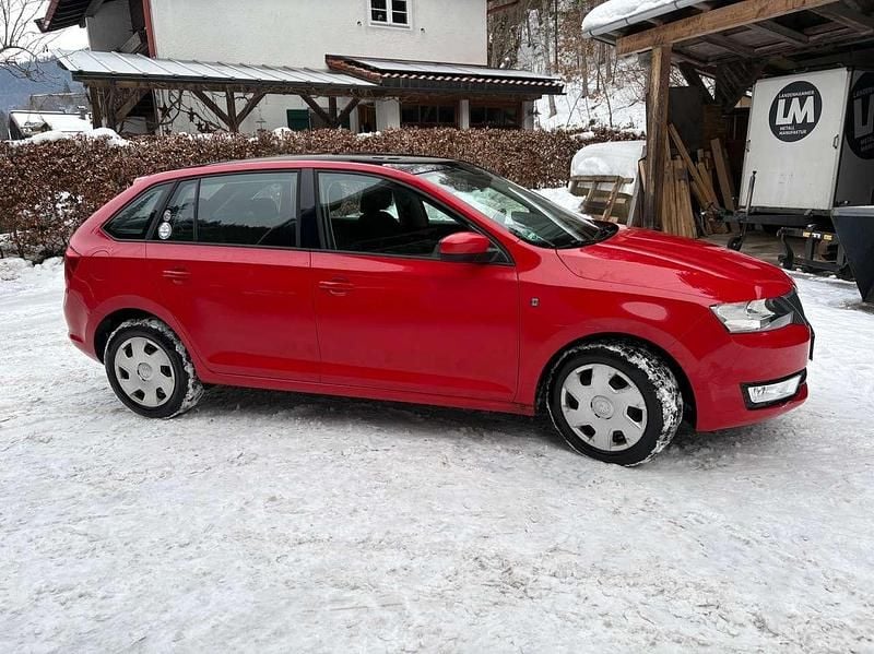 Käytetty Skoda Rapid Active 105 HP (77 kW) 2014 Punainen Viistoperä