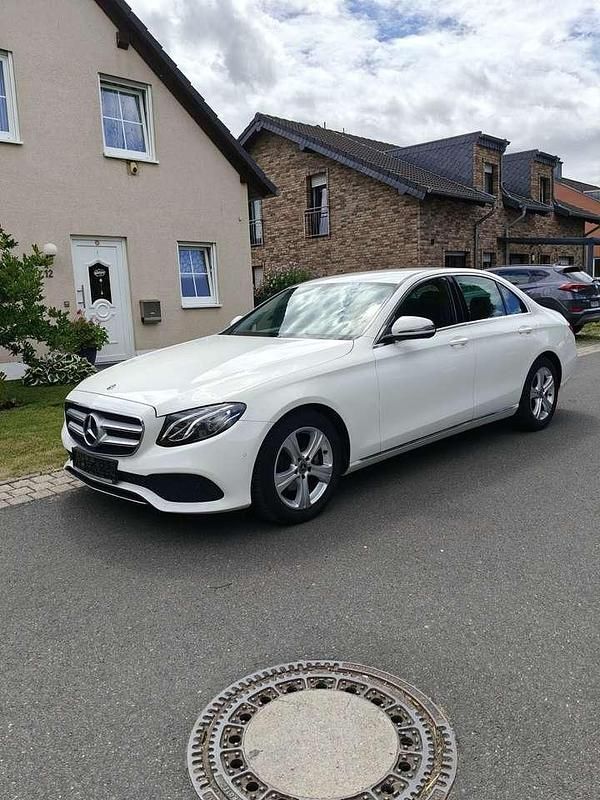 Gebraucht 2018 Mercedes E200 Avantgarde Limousine | 24.600 € (Guter Preis) - Bild 1/4