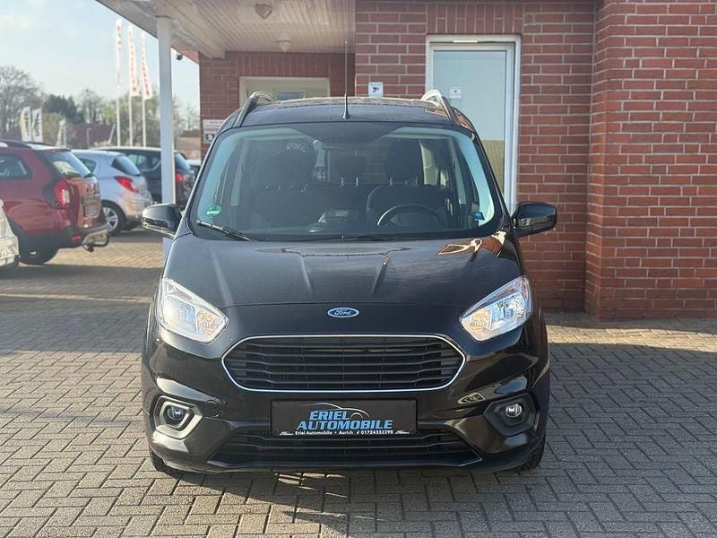 Gebraucht Ford Tourneo Courier Titanium 101 PS (74 kW) 2019 Schwarz Van / Kleinbus