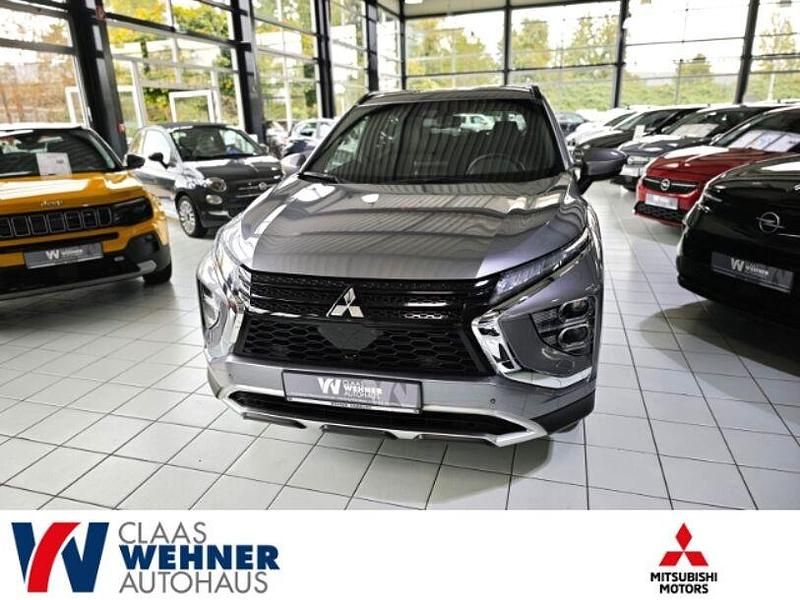 Grau Gebraucht 2022 Mitsubishi Outlander P-HEV | 21.900 € (Superpreis) - Bild 1/4
