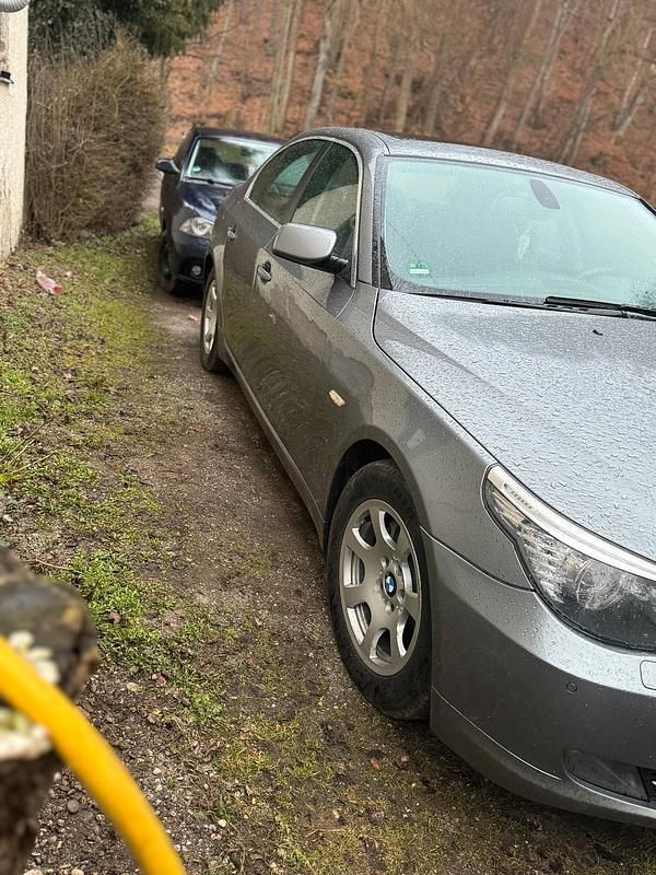 Gebraucht BMW 525 197 PS (144 kW) 2008 Grau Limousine