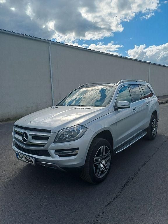 Grau Gebraucht 2013 Mercedes 350 AMG SUV | 22.900 € - Bild 1/4