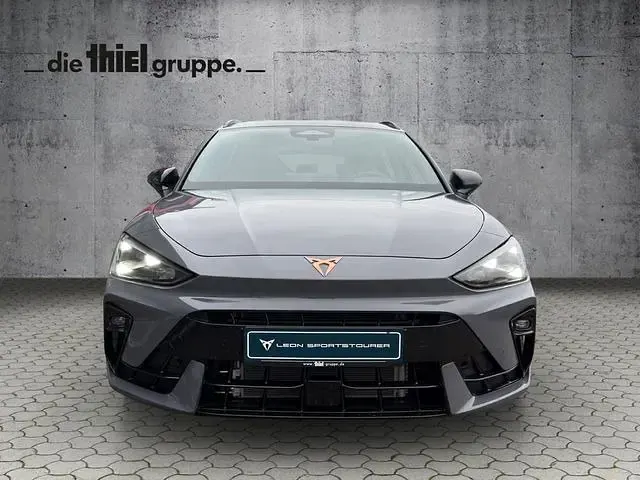 Ny Cupra Leon 150 HK (110 kW) 2025 Grå Sedan