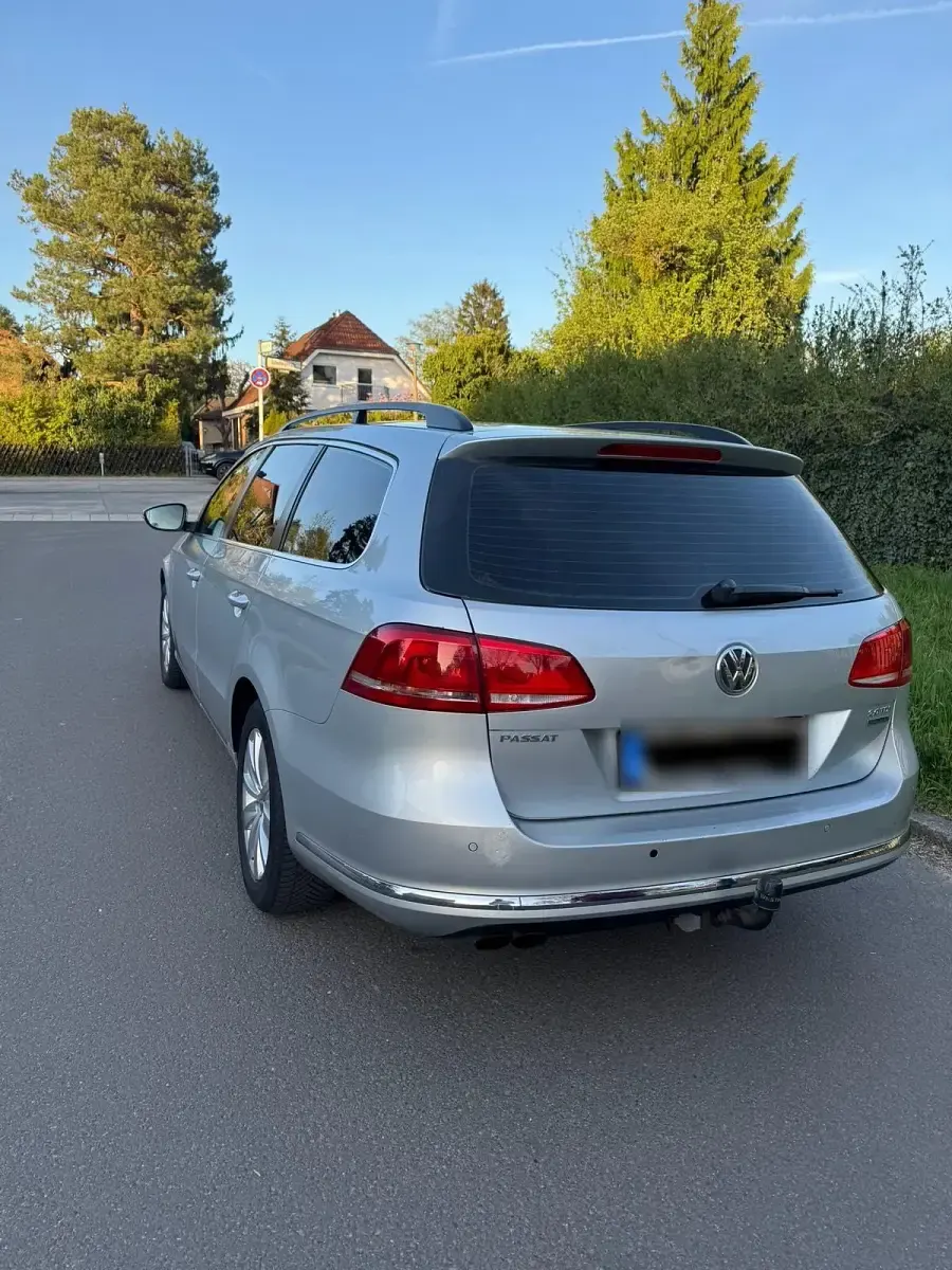 Gebraucht VW Passat 140 PS (102 kW) 2013 Grau Kombi
