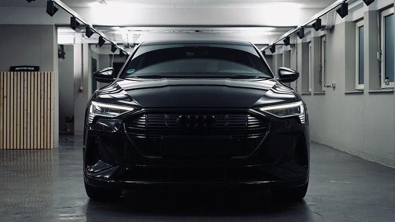 Schwarz Gebraucht 2020 Audi e-tron Sportback S-Line SUV | 31.420 € (Guter Preis) - Bild 1/4