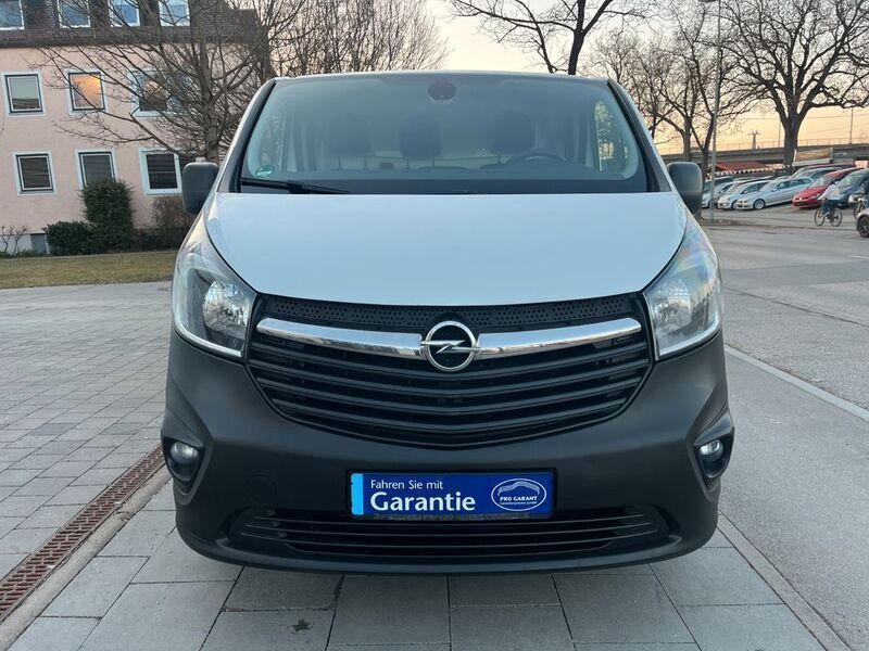 Gebraucht Opel Vivaro 120 PS (88 kW) 2018 Weiß Van / Kleinbus