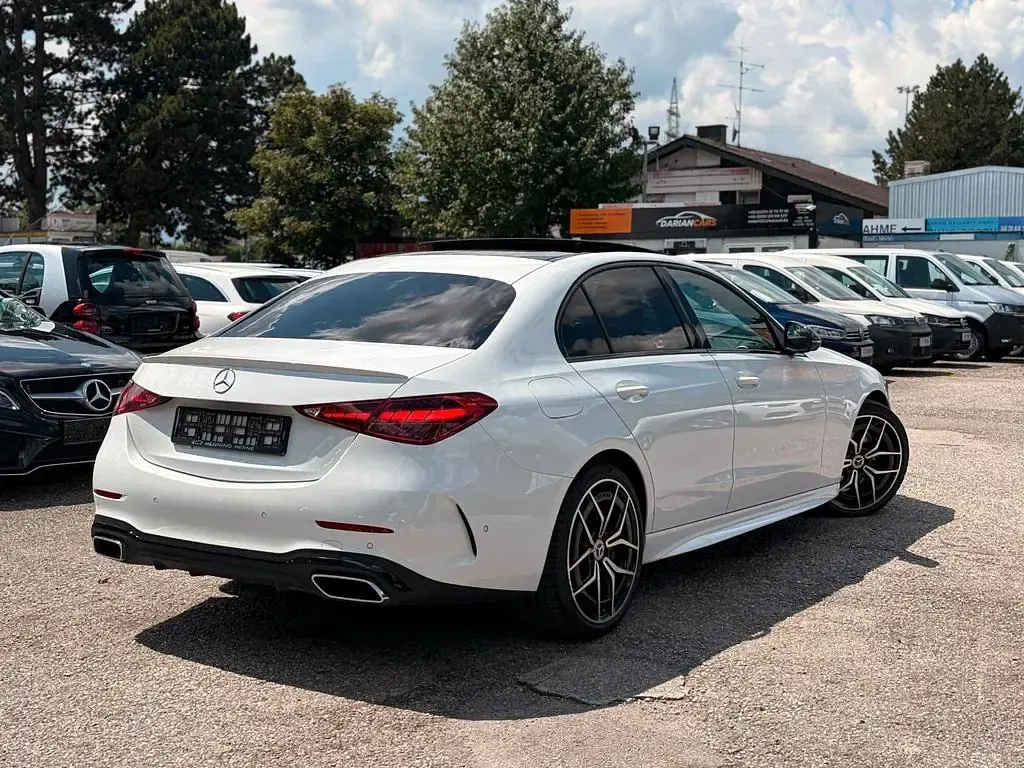 Gebraucht Mercedes 300 AMG line 265 PS (194 kW) 2023 Weiß Limousine
