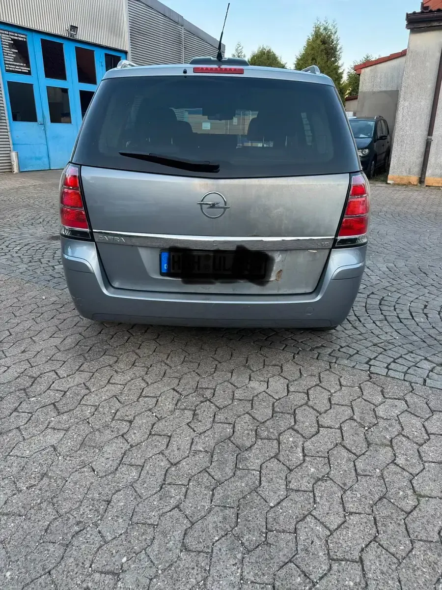 Gebraucht Opel Zafira 140 PS (102 kW) 2008 Silber Van / Kleinbus