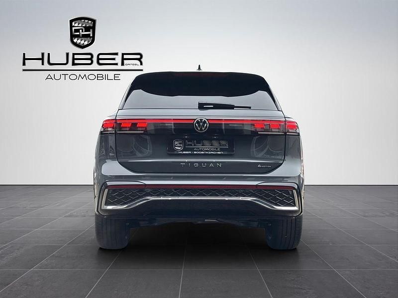 Neu VW Tiguan R-line 193 PS (141 kW) 2025 Grau SUV