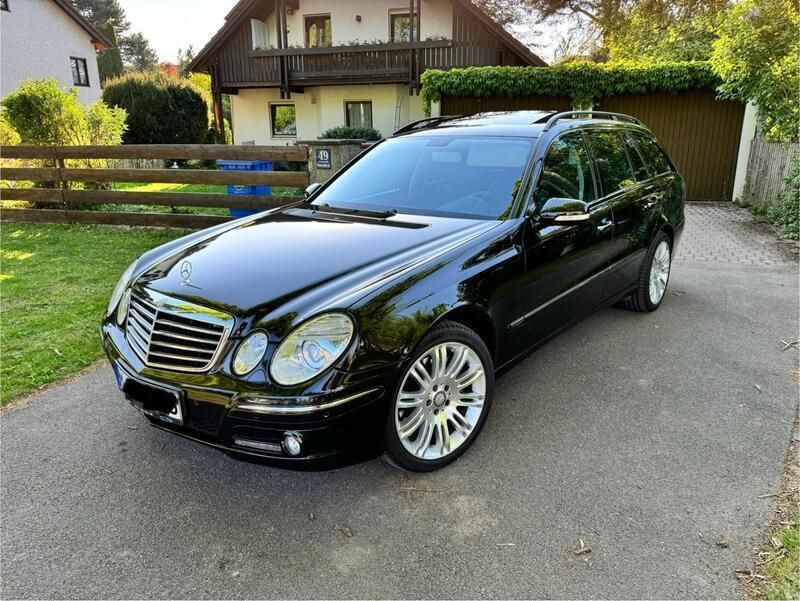 Schwarz Gebraucht 2007 Mercedes E500 Avantgarde Kombi | 8.900 € (Guter Preis) - Bild 1/4