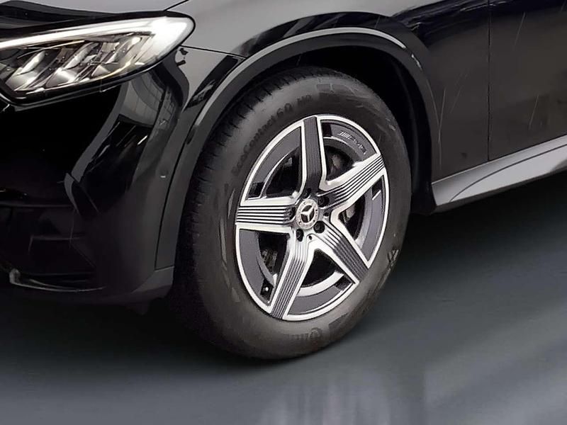 Gebraucht Mercedes GLC300 AMG 269 PS (197 kW) 2024 Unilack schwarz uni SUV