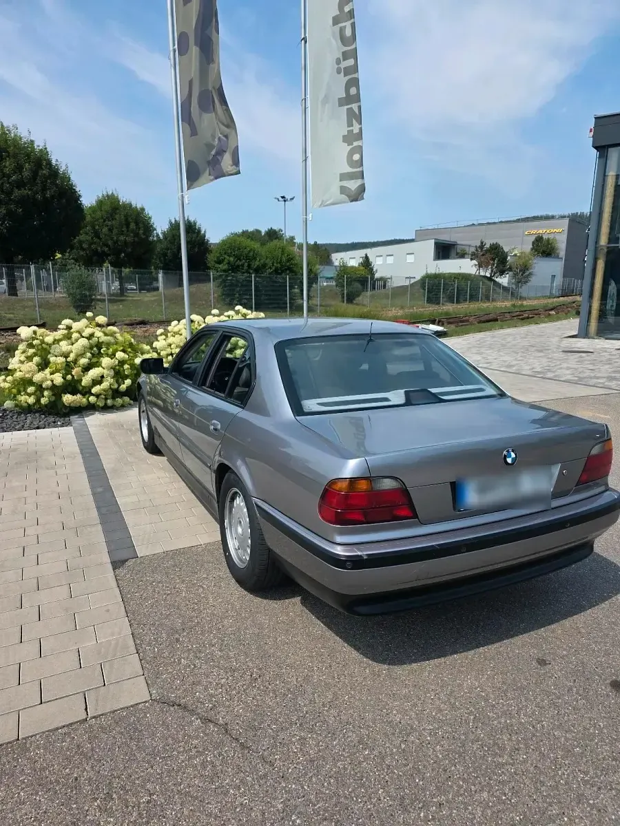Gebraucht BMW 740 280 PS (205 kW) 1997 Silber Limousine