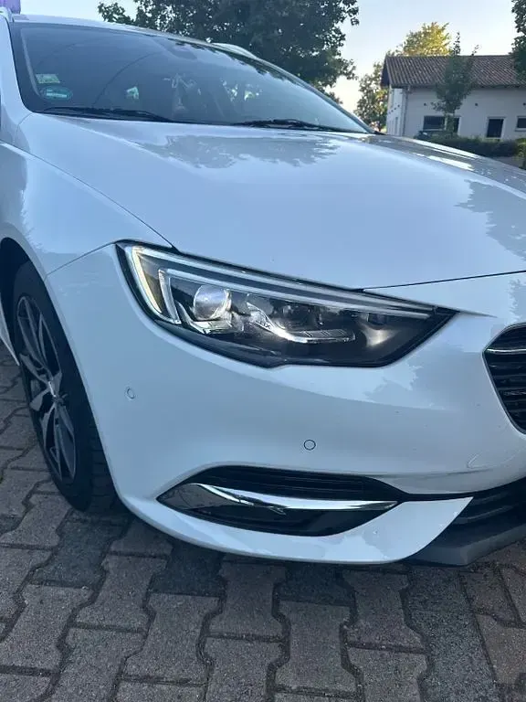 Gebraucht Opel Insignia Dynamic 170 PS (125 kW) 2017 Weiß Limousine