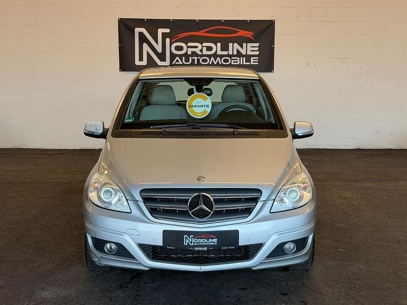 Gebraucht Mercedes B160 95 PS (69 kW) 2009 Silber Van / Kleinbus
