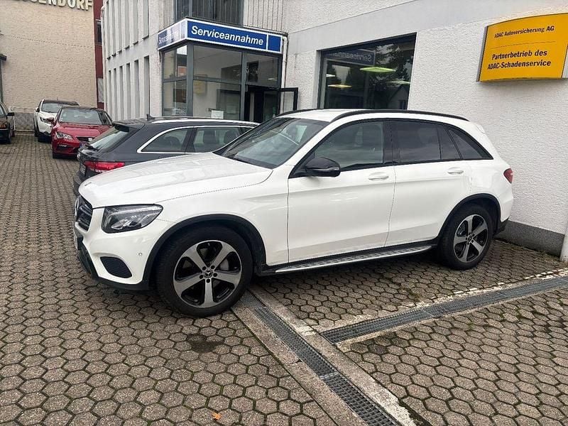 Weiß Gebraucht 2018 Mercedes GLC220 SUV | 26.700 € (Etwas zu teuer) - Bild 1/4