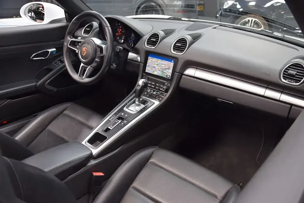 Begagnad Porsche Boxster 349 HK (256 kW) 2017 Vit Cab