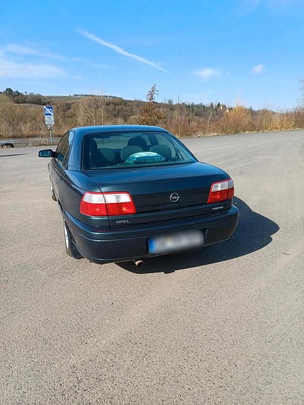 Gebraucht Opel Omega 144 PS (105 kW) 2000 Grün Kombi