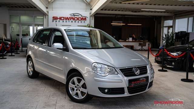 Silber Gebraucht 2008 VW Polo Comfortline Kleinwagen | 9.950 € - Bild 1/4