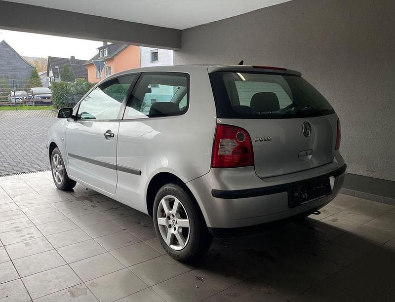 Silber Gebraucht 2005 VW Polo Limousine | 1.700 € (Fairer Preis) - Bild 1/4