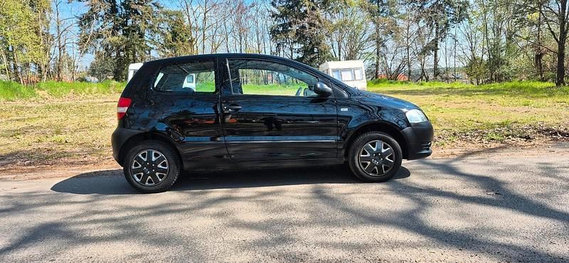 Second-hand VW Fox 54 CP (39 kW) 2007 Negru Hatchback
