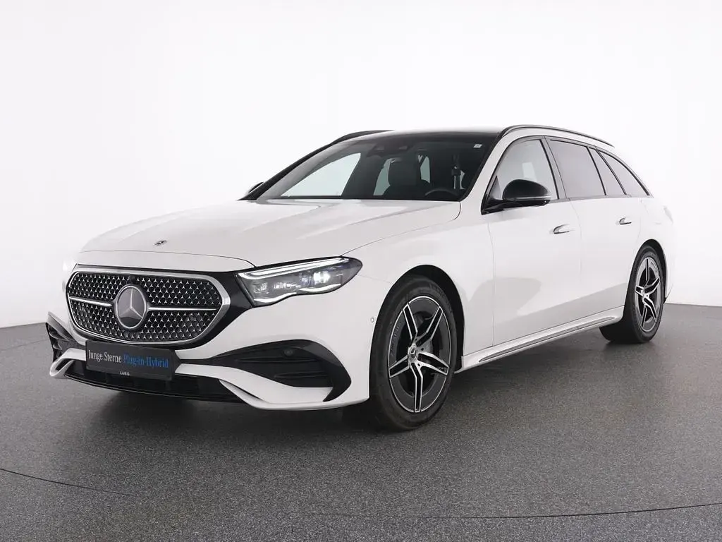 Gebraucht Mercedes E300 AMG 313 PS (230 kW) 2025 Weiß Limousine