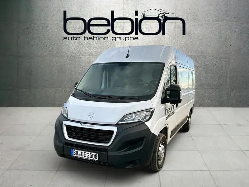 Weiß Gebraucht 2023 Peugeot Boxer Van | 26.480 € (Etwas zu teuer) - Bild 1/4