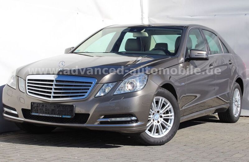 Grau Gebraucht 2010 Mercedes E220 Elegance Limousine | 11.890 € (Etwas zu teuer) - Bild 1/4