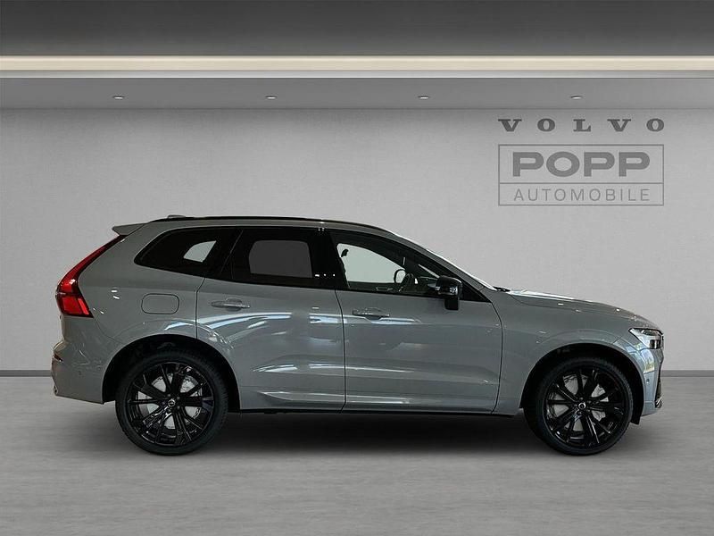 Neu Volvo XC60 Plus 455 PS (334 kW) 2025 Vapour grey SUV
