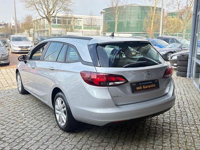 Gebraucht Opel Astra Edition 110 PS (80 kW) 2016 Silber Kombi