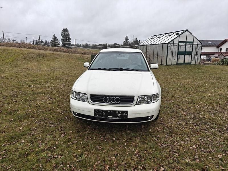 Gebraucht Audi A4 101 PS (74 kW) 1999 Weiß Limousine