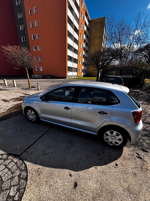 Gebraucht VW Polo 70 PS (51 kW) 2010 Silber Kleinwagen