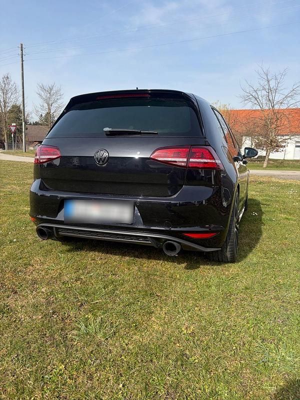 Gebraucht VW Golf VII GTI 220 PS (161 kW) 2014 Schwarz Limousine