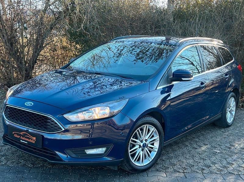 Blau Gebraucht 2018 Ford Focus Cool & Connect Limousine | 7.990 € (Superpreis) - Bild 1/4