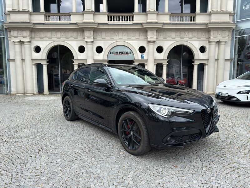Schwarz Gebraucht 2021 Alfa Romeo Stelvio Veloce SUV | 29.990 € (Superpreis) - Bild 1/4