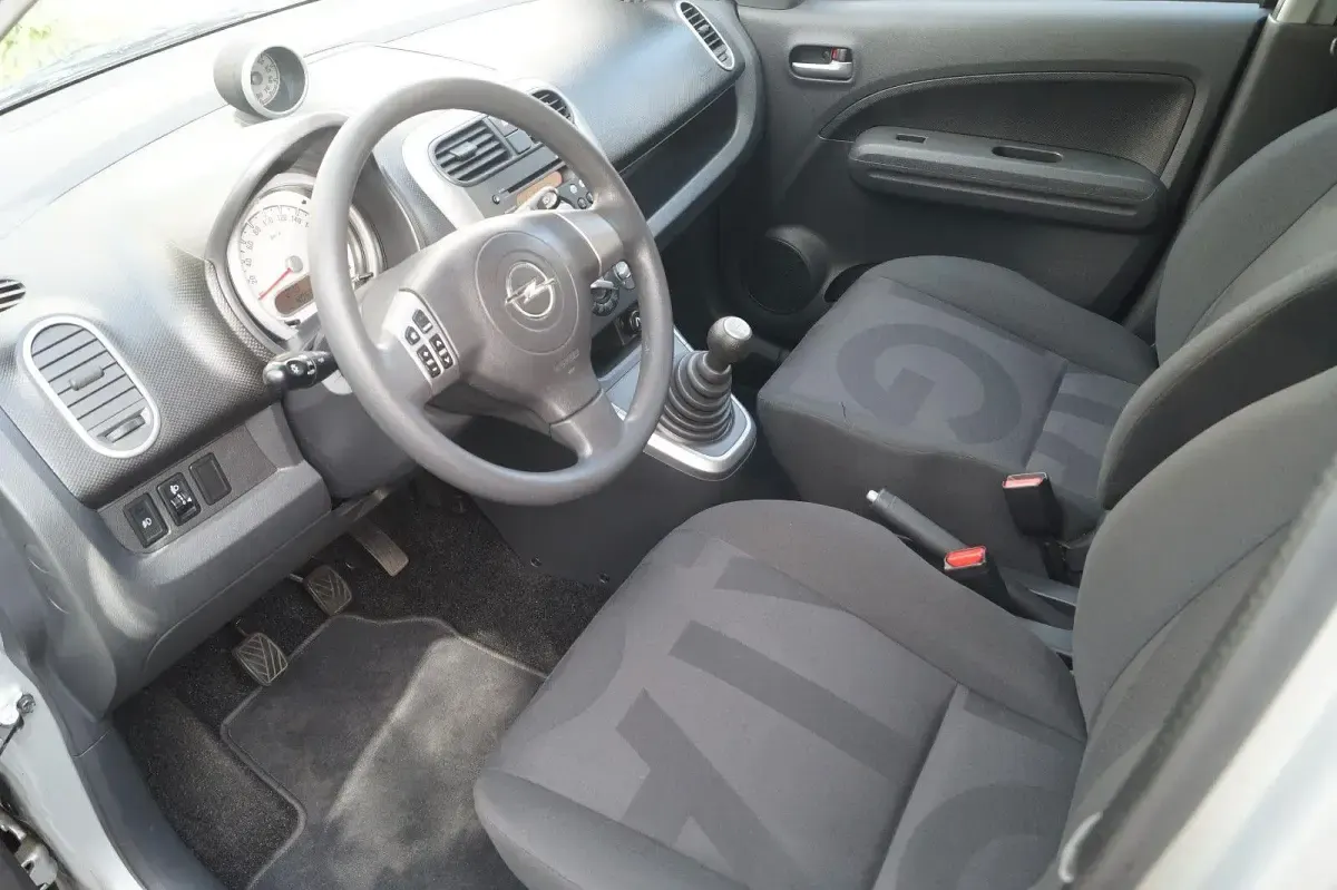 Gebraucht Opel Agila Edition 65 PS (47 kW) 2009 Silber Kleinwagen