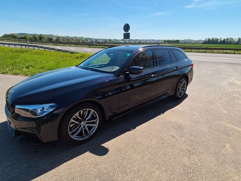 Schwarz Gebraucht 2020 BMW 530 M Sport Kombi | 24.399 € (Superpreis) - Bild 1/4