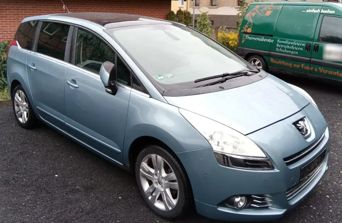 Gebraucht Peugeot 5008 156 PS (114 kW) 2009 Blau Van / Kleinbus