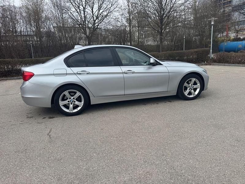 Gebraucht BMW 320 Comfort Edition 184 PS (135 kW) 2014 Silber Limousine