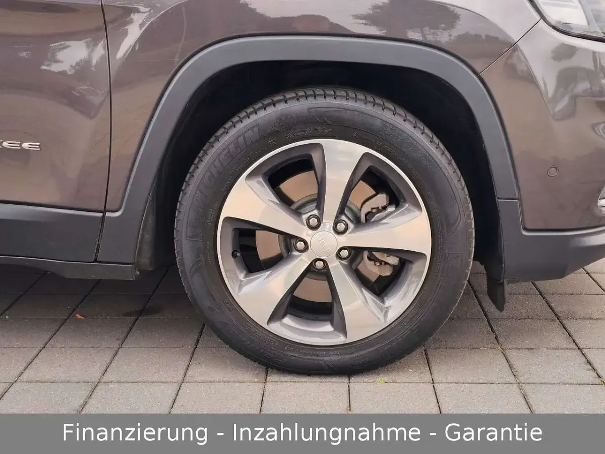 Gebraucht Jeep Cherokee Limited 194 PS (142 kW) 2020 Grau SUV