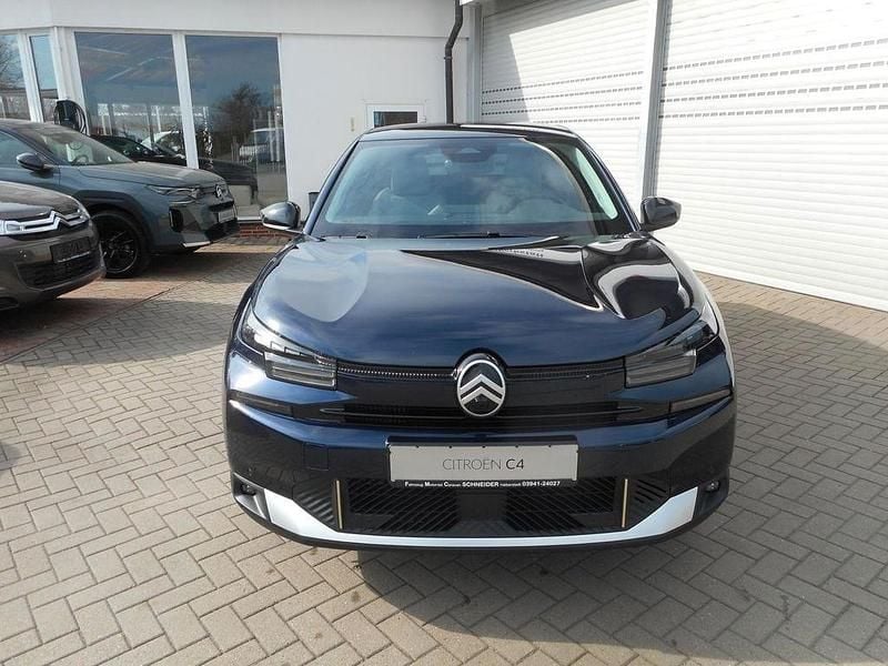 Neu Citroën C4 145 PS (106 kW) 2025 Blau SUV