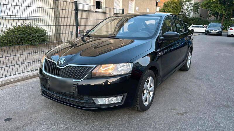 Schwarz Gebraucht 2013 Skoda Rapid Limousine | 4.900 € - Bild 1/4