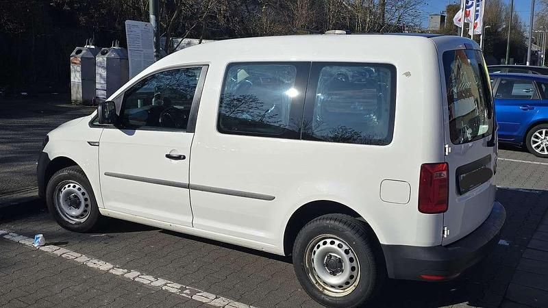 Second-hand VW Caddy 75 CP (55 kW) 2018 Alb Monovolum