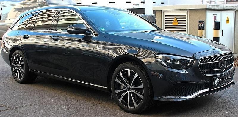 Gebraucht Mercedes E300 194 PS (142 kW) 2021 Grau Limousine