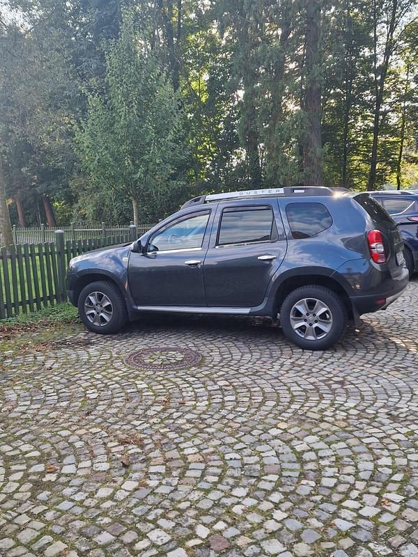 Grau Gebraucht 2014 Dacia Duster SUV | 6.300 € (Guter Preis) - Bild 1/4