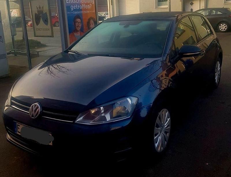 Blau Gebraucht 2015 VW Golf Limousine | 9.500 € (Fairer Preis) - Bild 1/4