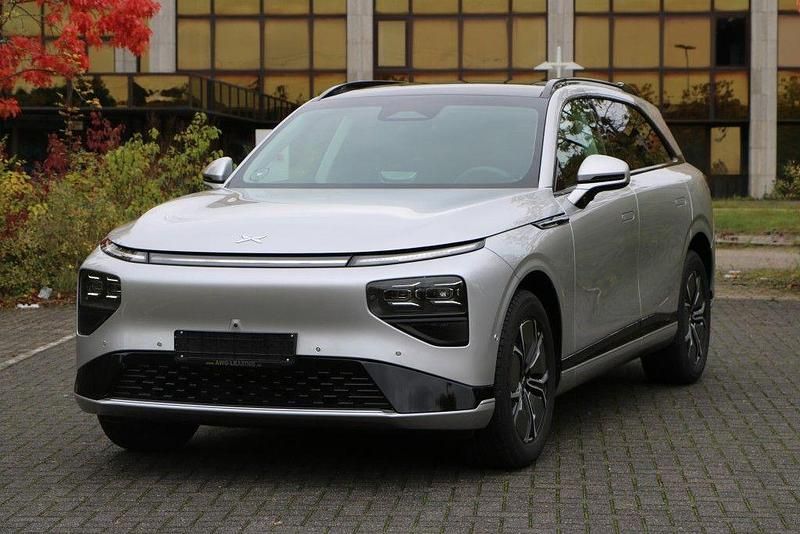 Gebraucht XPENG G9 RWD Standard Range 230 kW (313 PS) 2024 Silver frost SUV