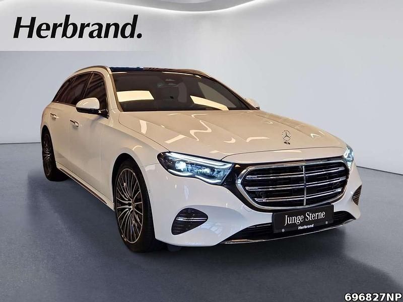 Gebraucht Mercedes E300 Exclusive 313 PS (230 kW) 2025 Manufaktur lack manufaktur opa Kombi