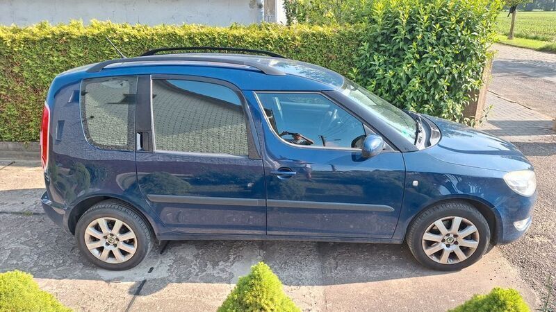 Blau Gebraucht 2011 Skoda Roomster Kombi | 2.000 € (Fairer Preis) - Bild 1/4